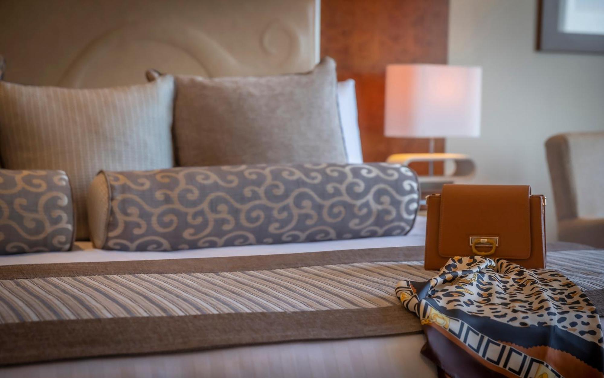 The Brehon Hotel & Spa Килларни Экстерьер фото